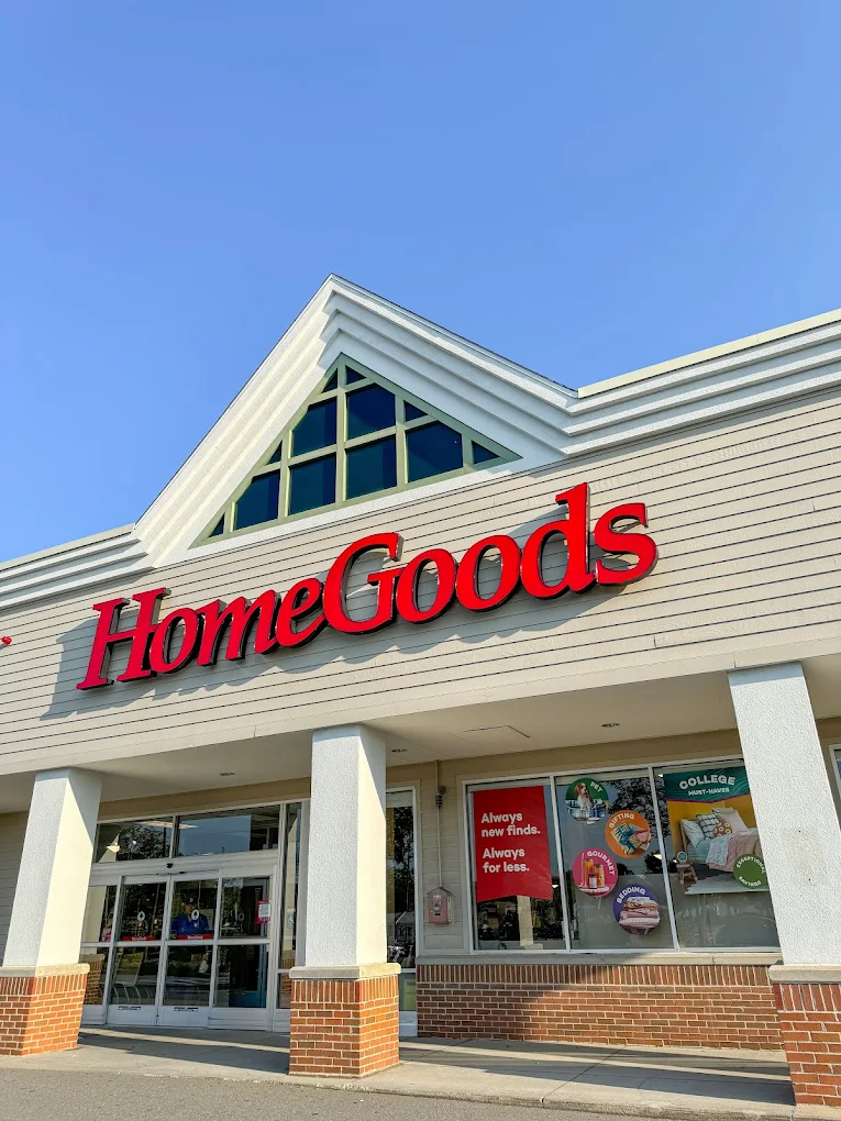 HomeGoods storefront after Zenith installed a new TPO commercial roof system